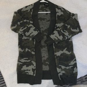 Express open sweater with 2 pockets